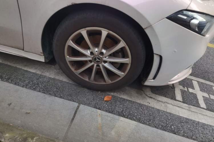 Used Mercedes-Benz A-Class 2020 A 200 L Right Front Wheel Hub