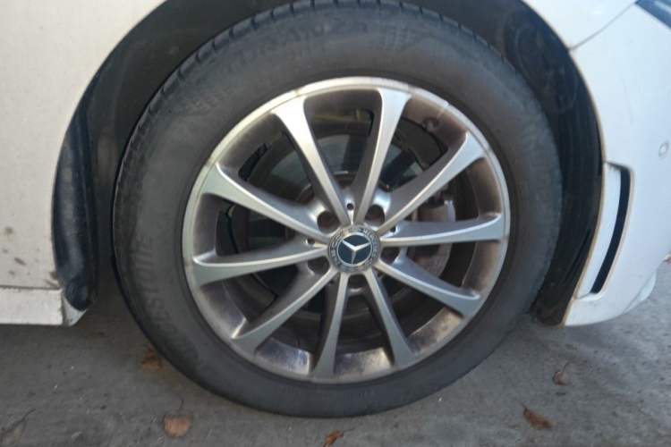 Used Mercedes-Benz A-Class 2020 A 200 L Sport Sedan Right Front Wheel Hub