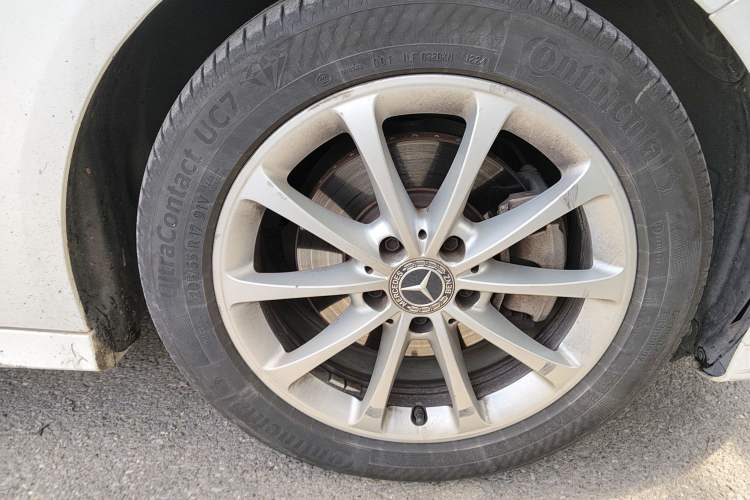 Used Mercedes-Benz A-Class 2020 Restyled A 200 L Sport Sedan Fashion Version Right Front Wheel Hub
