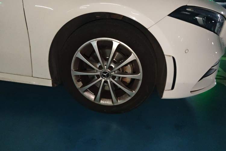 Used Mercedes-Benz A-Class 2020 A 200 L Sport Sedan Right Front Wheel Hub