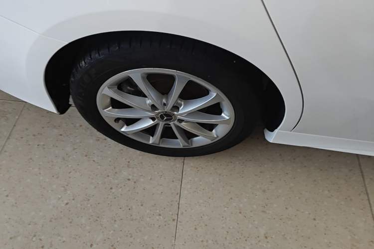 Used Mercedes-Benz A-Class 2020 Restyled A 200 L Sport Sedan Fashion Version Right Rear Wheel Hub