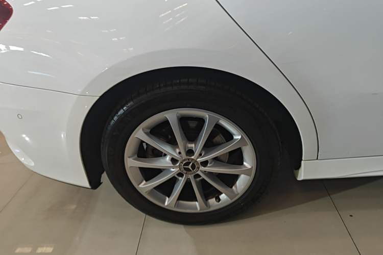 Used Mercedes-Benz A-Class 2020 A 200 L Sport Sedan Right Rear Wheel Hub