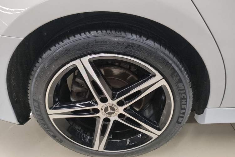 Used Mercedes-Benz A-Class 2020 A 220 L 4MATIC Sport Sedan Right Rear Wheel Hub