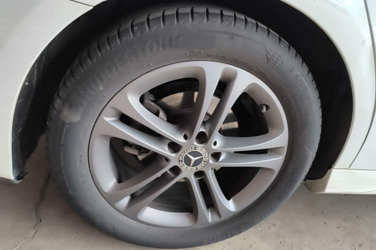 Used Mercedes-Benz A-Class 2020 Second Facelift A 180 L Sport Sedan Right Rear Wheel Hub
