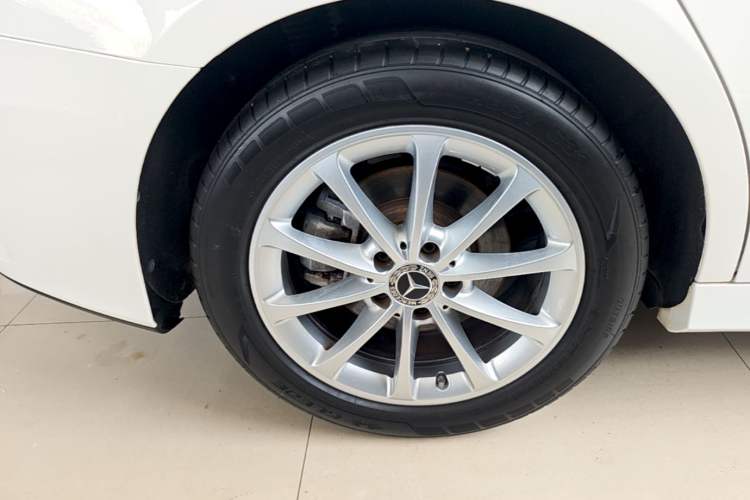Used Mercedes-Benz A-Class 2020 A 200 L Sport Sedan Right Rear Wheel Hub