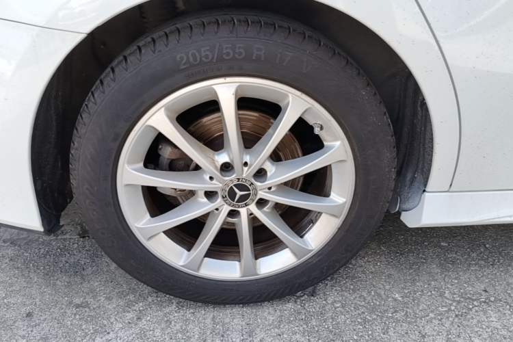 Used Mercedes-Benz A-Class 2020 Restyled A 200 L Sport Sedan Fashion Version Right Rear Wheel Hub