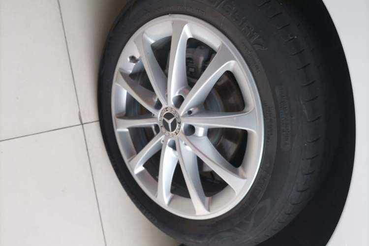 Used Mercedes-Benz A-Class 2020 Restyled A 200 L Sport Sedan Fashion Version Right Rear Wheel Hub