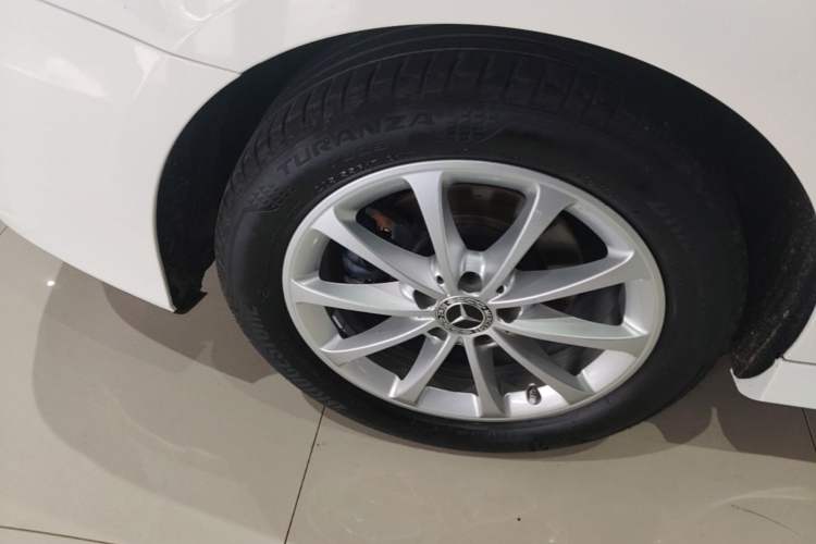 Used Mercedes-Benz A-Class 2020 Restyled A 200 L Sport Sedan Fashion Version Right Rear Wheel Hub