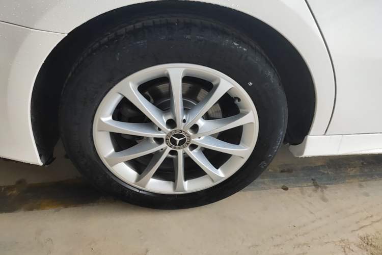 Used Mercedes-Benz A-Class 2020 Restyled A 200 L Sport Sedan Fashion Version Right Rear Wheel Hub