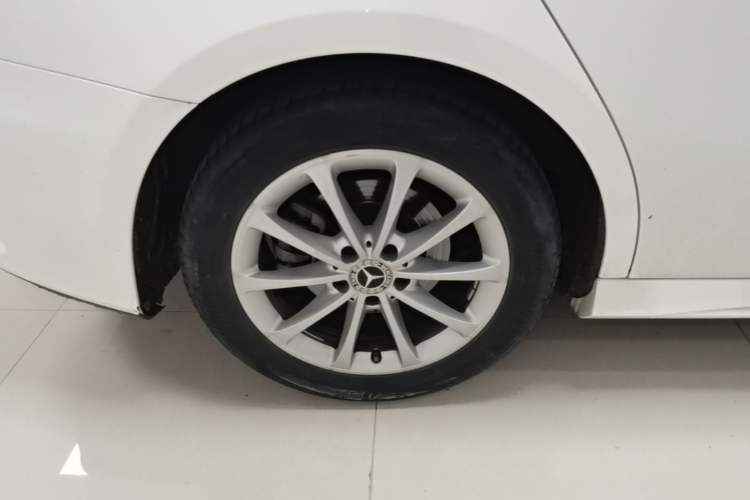 Used Mercedes-Benz A-Class 2020 A 200 L Sport Sedan Right Rear Wheel Hub