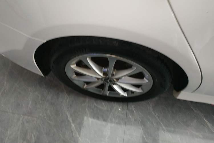 Used Mercedes-Benz A-Class 2020 Restyled A 200 L Sport Sedan Dynamic Version Right Rear Wheel Hub
