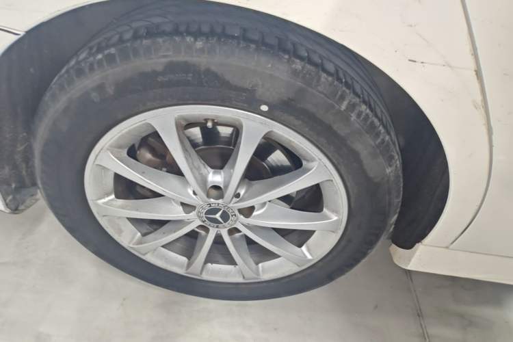 Used Mercedes-Benz A-Class 2020 Restyled A 200 L Sport Sedan Fashion Version Right Rear Wheel Hub