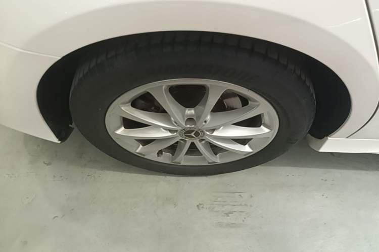 Used Mercedes-Benz A-Class 2020 Restyled A 200 L Sport Sedan Fashion Version Right Rear Wheel Hub