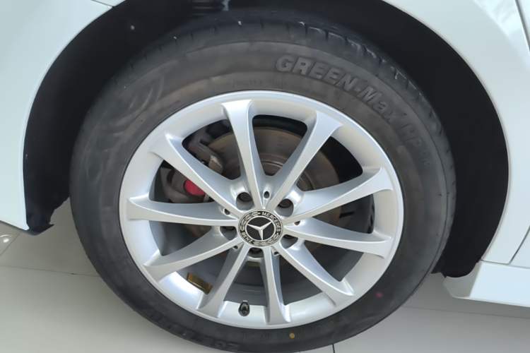 Used Mercedes-Benz A-Class 2020 Restyled A 200 L Sport Sedan Fashion Version Right Rear Wheel Hub