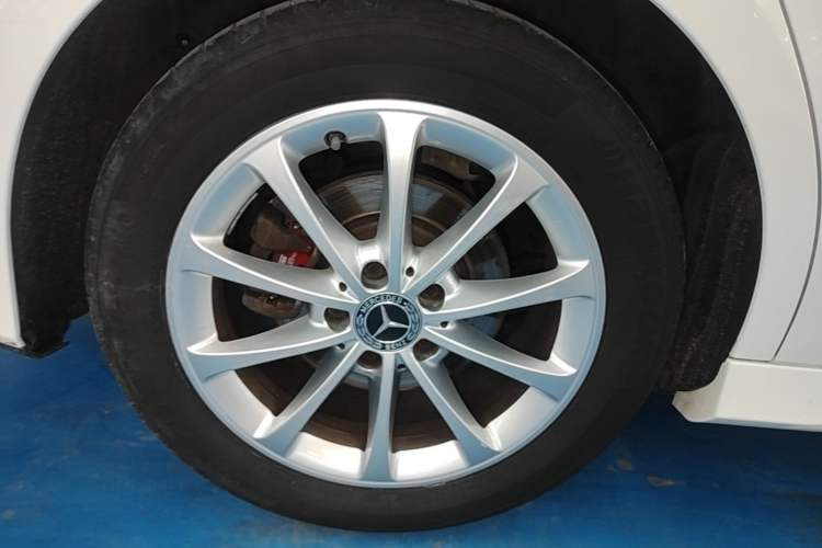 Used Mercedes-Benz A-Class 2020 Restyled A 200 L Sport Sedan Dynamic Version Right Rear Wheel Hub
