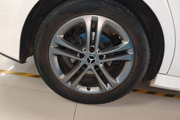 Used Mercedes-Benz A-Class 2020 Second Facelift A 180 L Sport Sedan Right Rear Wheel Hub