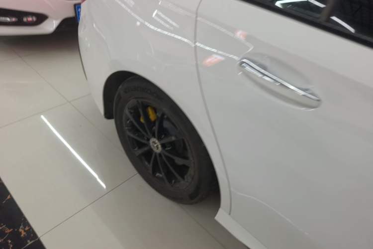 Used Mercedes-Benz A-Class 2020 Restyled A 200 L Sport Sedan Fashion Version Right Rear Wheel Hub