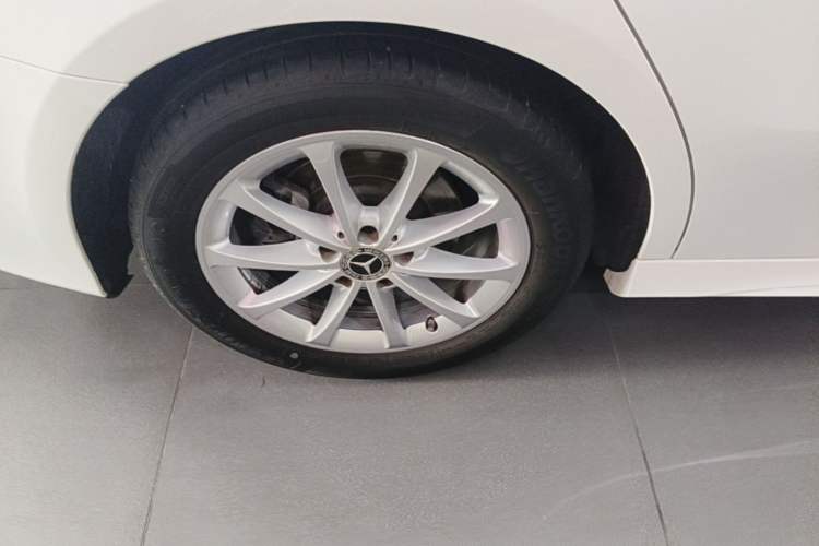 Used Mercedes-Benz A-Class 2020 Restyled A 200 L Sport Sedan Fashion Version Right Rear Wheel Hub