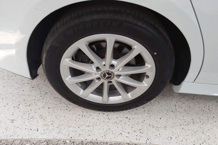 Used Mercedes-Benz A-Class 2020 Restyled A 200 L Sport Sedan Fashion Version Right Rear Wheel Hub