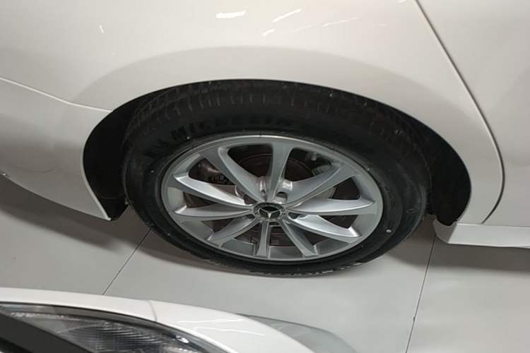 Used Mercedes-Benz A-Class 2020 Restyled A 200 L Sport Sedan Fashion Version Right Rear Wheel Hub