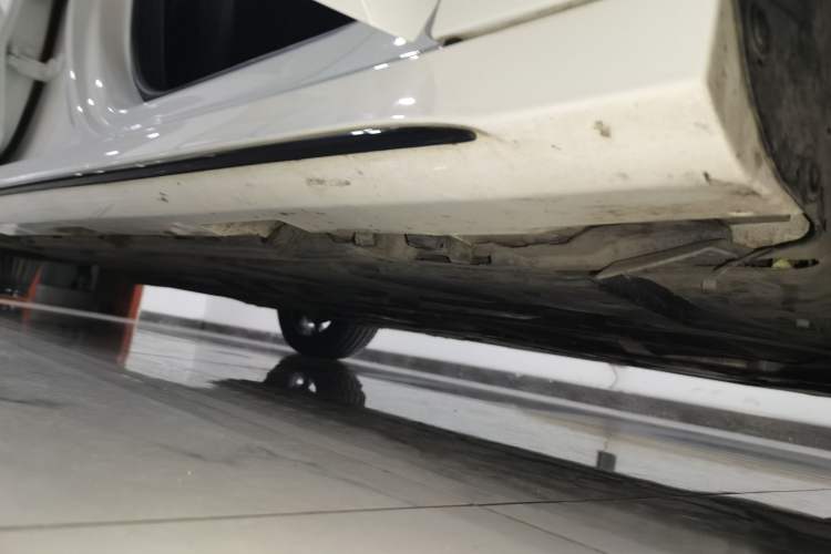 Used Mercedes-Benz A-Class 2020 Restyled A 220 L 4MATIC Sports Sedan Right Side Sill