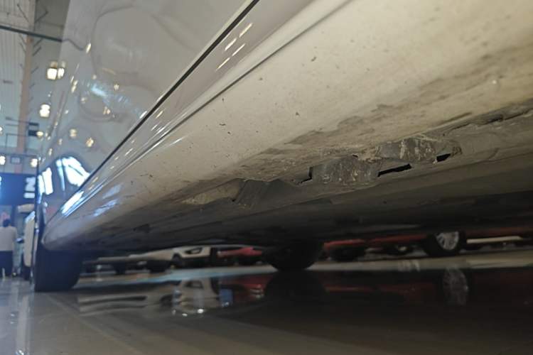 Used Mercedes-Benz A-Class 2020 A 200 L Sport Sedan Right Side Sill