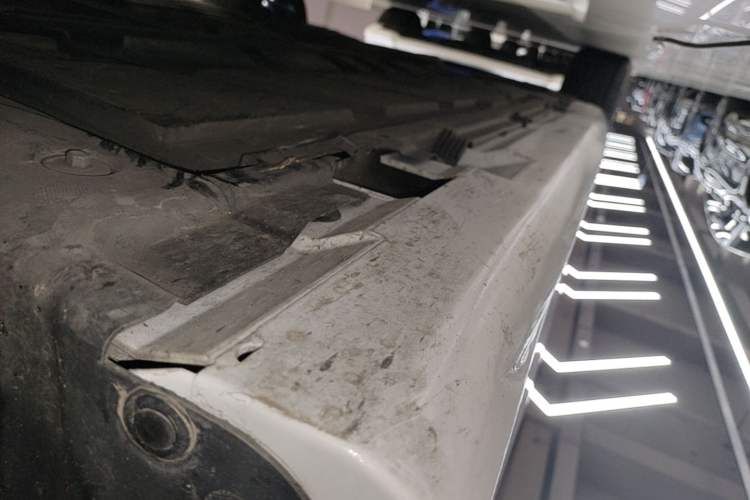 Used Mercedes-Benz A-Class 2020 A 220 L 4MATIC Sport Sedan Right Side Sill