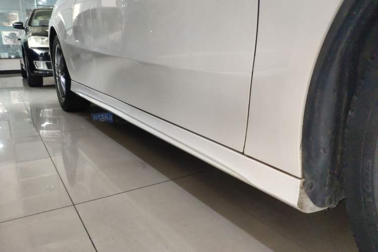 Used Mercedes-Benz A-Class 2020 Second Facelift A 180 L Sport Sedan Right Side Sill