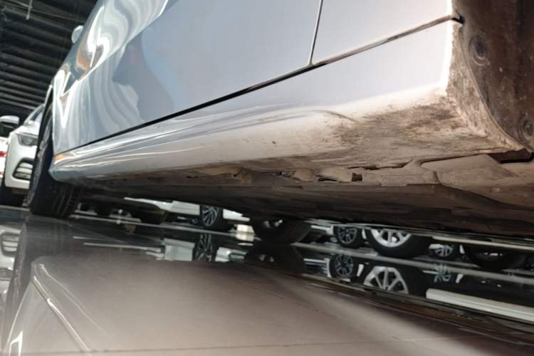 Used Mercedes-Benz A-Class 2020 Second Facelift A 180 L Sport Sedan Right Side Sill