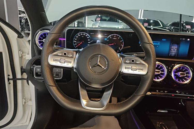 Used Mercedes-Benz A-Class 2020 Restyled A 200 L Sport Sedan Fashion Version Steering Wheel