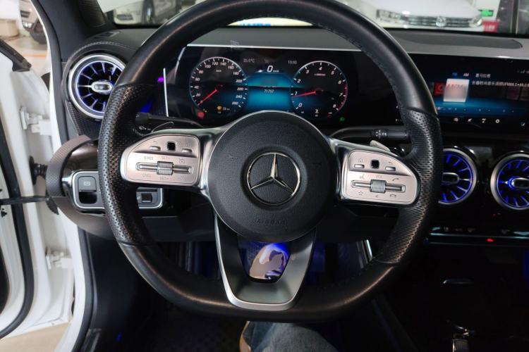 Used Mercedes-Benz A-Class 2020 Restyled A 200 L Sport Sedan Fashion Version Steering Wheel