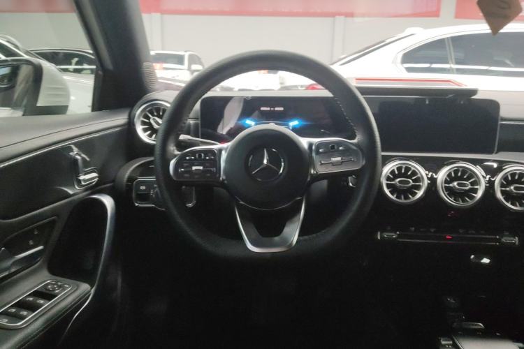 Used Mercedes-Benz A-Class 2020 Restyled A 200 L Sport Sedan Fashion Version Steering Wheel