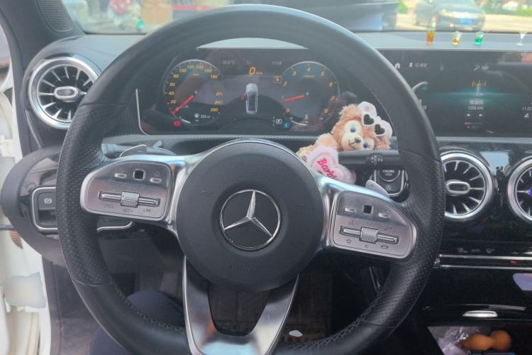 Used Mercedes-Benz A-Class 2020 Restyled A 200 L Sport Sedan Fashion Version Steering Wheel