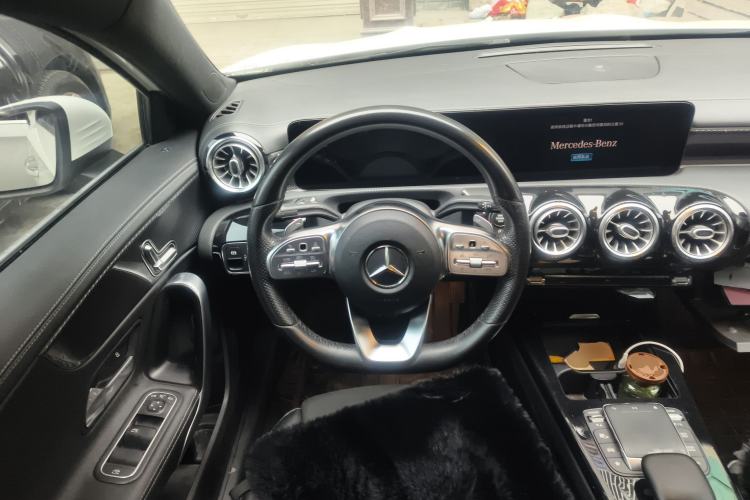 Used Mercedes-Benz A-Class 2020 Restyled A 200 L Sport Sedan Fashion Version Steering Wheel
