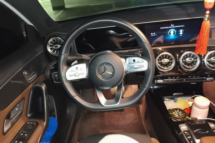 Used Mercedes-Benz A-Class 2020 Restyled A 200 L Sport Sedan Fashion Version Steering Wheel