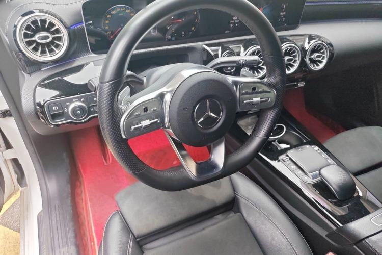 Used Mercedes-Benz A-Class 2020 Restyled A 200 L Sport Sedan Fashion Version Steering Wheel