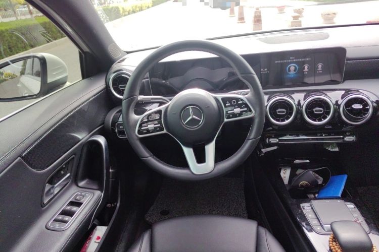 Used Mercedes-Benz A-Class 2020 Restyled A 200 L Sport Sedan Fashion Version Steering Wheel