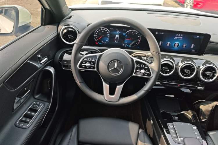 Used Mercedes-Benz A-Class 2020 Restyled A 200 L Sport Sedan Fashion Version Steering Wheel