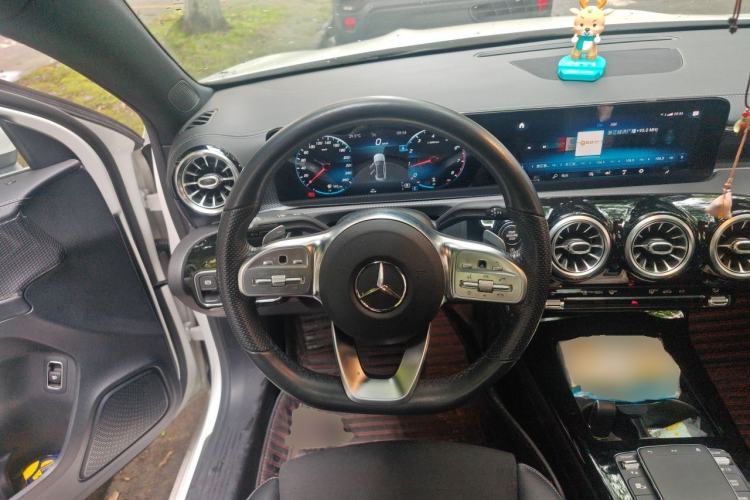 Used Mercedes-Benz A-Class 2020 Restyled A 200 L Sport Sedan Fashion Version Steering Wheel
