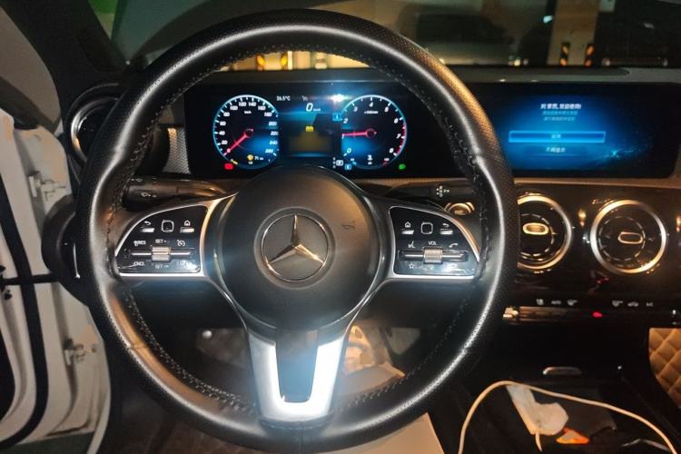 Used Mercedes-Benz A-Class 2020 Facelift A 180 L Sport Sedan Special Configuration Steering Wheel