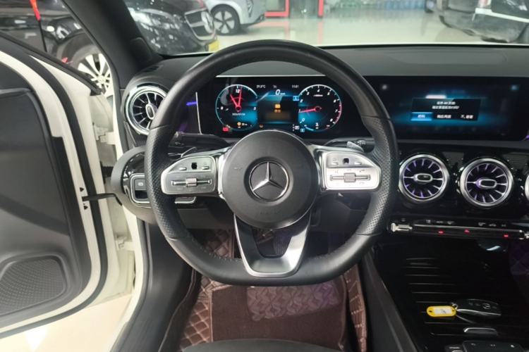 Used Mercedes-Benz A-Class 2020 Restyled A 200 L Sport Sedan Fashion Version Steering Wheel