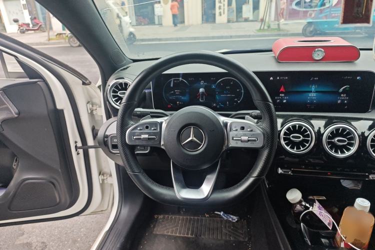 Used Mercedes-Benz A-Class 2020 Restyled A 200 L Sport Sedan Fashion Version Steering Wheel