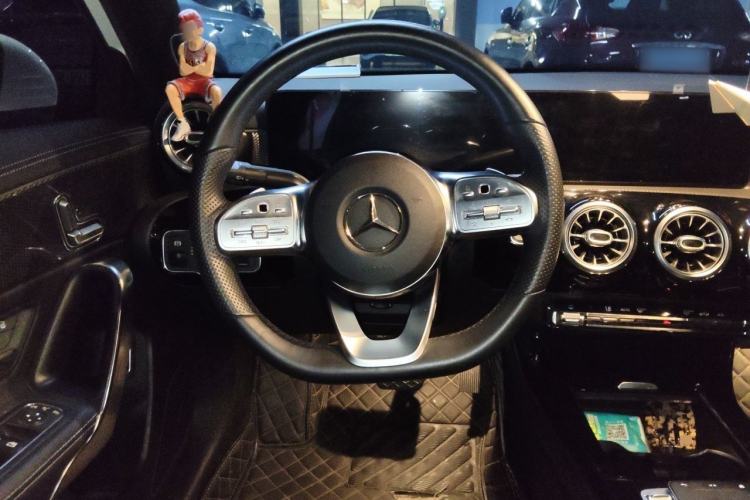 Used Mercedes-Benz A-Class 2020 Restyled A 200 L Sport Sedan Fashion Version Steering Wheel