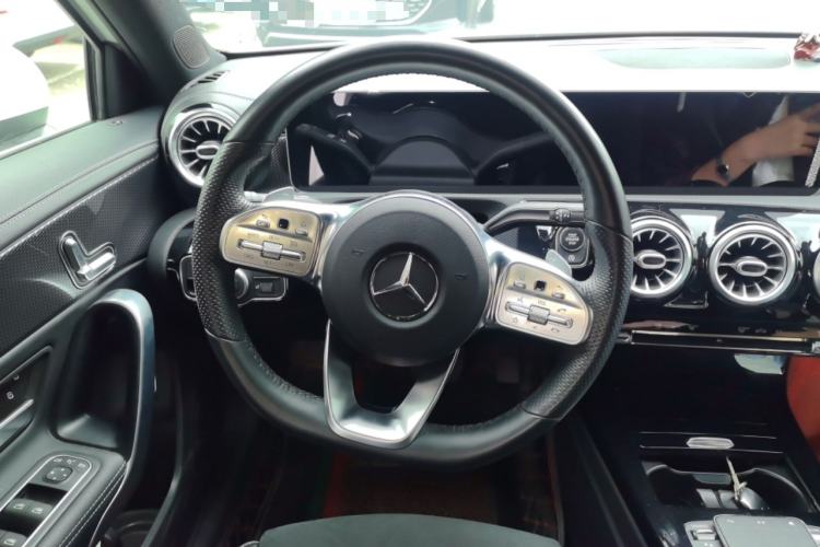 Used Mercedes-Benz A-Class 2020 Restyled A 200 L Sport Sedan Fashion Version Steering Wheel