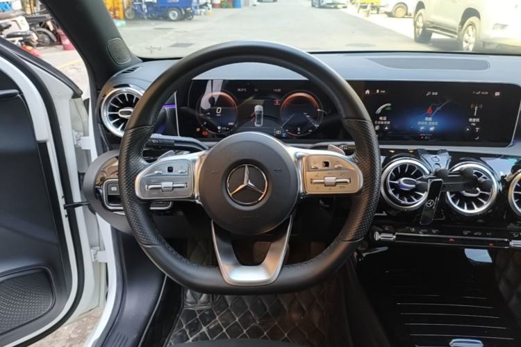 Used Mercedes-Benz A-Class 2020 Restyled A 200 L Sport Sedan Fashion Version Steering Wheel