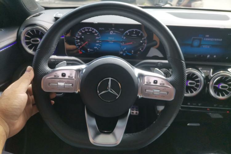 Used Mercedes-Benz A-Class 2020 Restyled A 200 L Sport Sedan Fashion Version Steering Wheel
