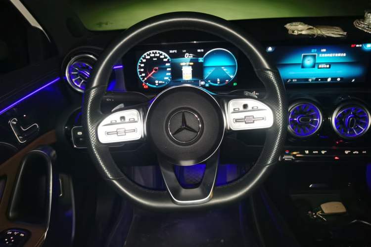 Used Mercedes-Benz A-Class 2020 Restyled A 200 L Sport Sedan Fashion Version Steering Wheel
