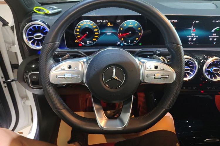 Used Mercedes-Benz A-Class 2020 Restyled A 200 L Sport Sedan Fashion Version Steering Wheel