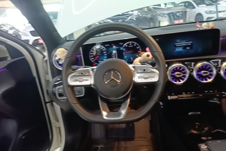 Used Mercedes-Benz A-Class 2020 Restyled A 200 L Sport Sedan Fashion Version Steering Wheel