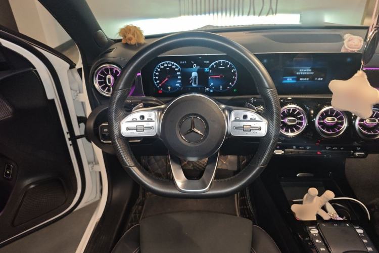 Used Mercedes-Benz A-Class 2020 Restyled A 200 L Sport Sedan Fashion Version Steering Wheel